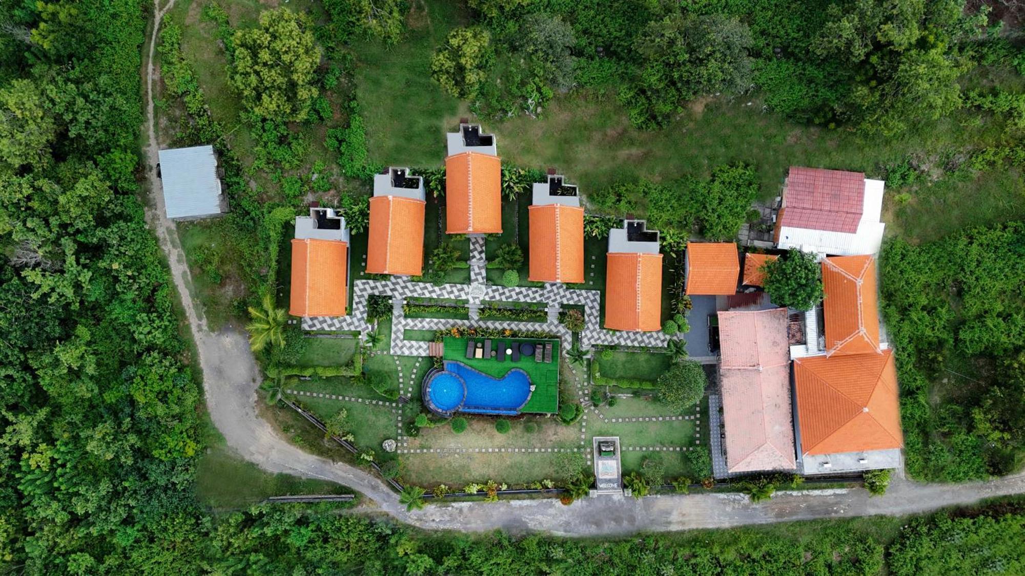 Reynten Hill Resort Batununggul Exteriör bild