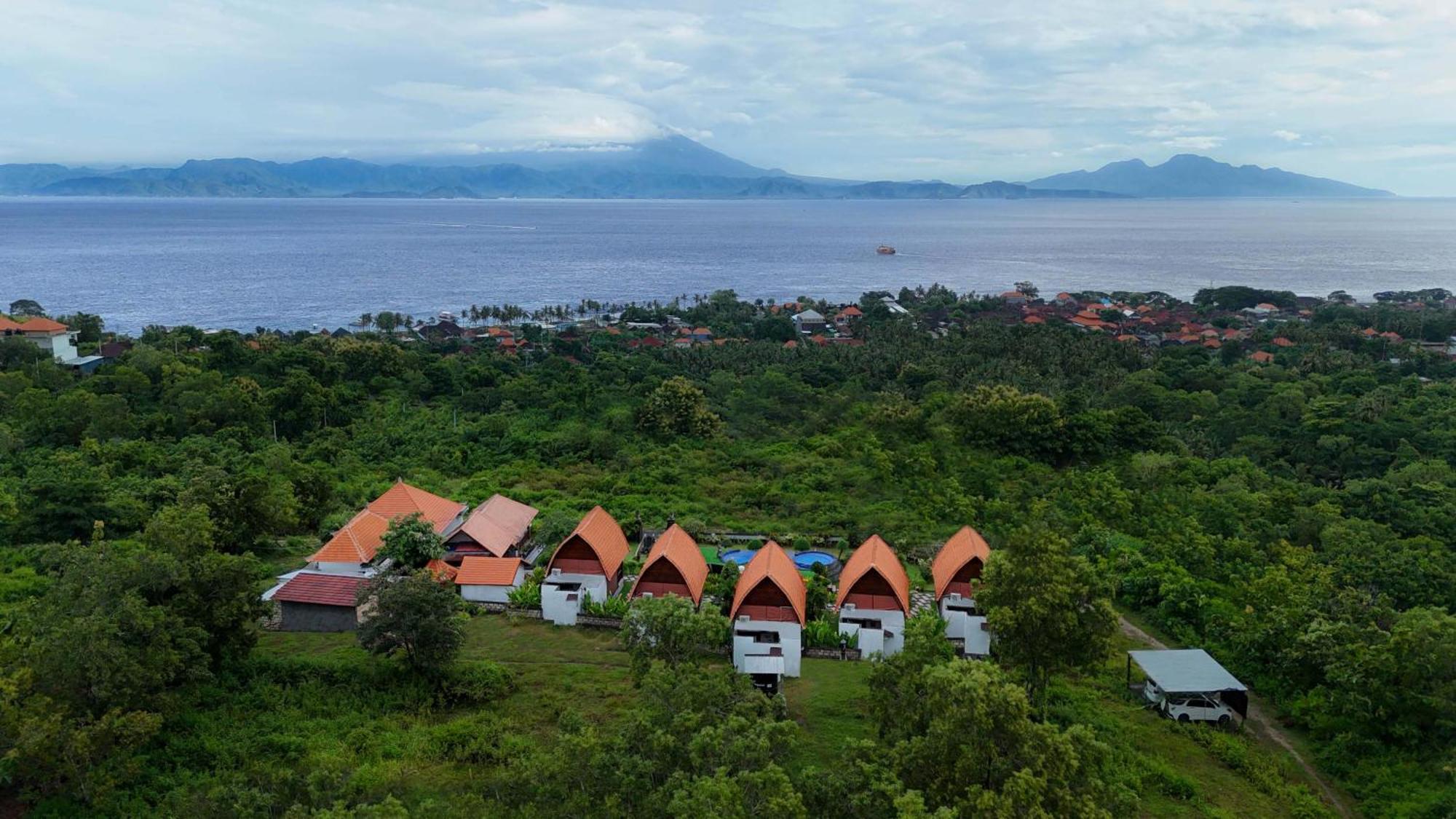 Reynten Hill Resort Batununggul Exteriör bild