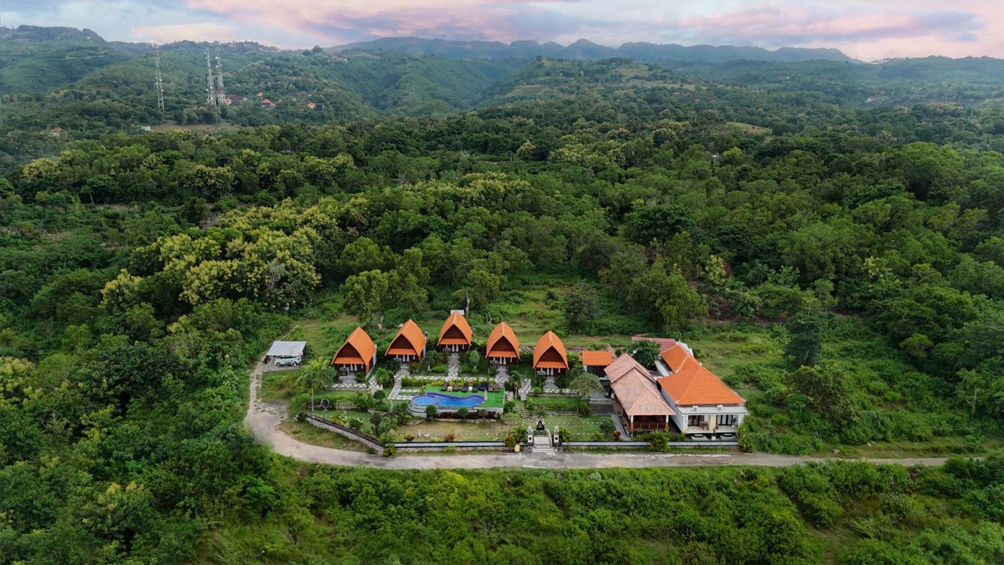 Reynten Hill Resort Batununggul Exteriör bild